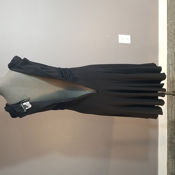 Frank Lyman size 6 black dress made in Canada stretchy fabric.  Designer quality - Picture 10 of 14